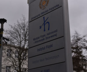 Afera na UMK w Toruniu. Profesor z Wydziału Fizyki, Astronomii i Informatyki Stosowanej podsłuchiwał studentów?