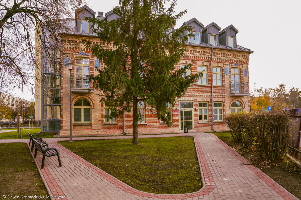 Budynek przy Mazowieckiej 35 przeszedł metamorfozę. Tak wygląda teraz [ZDJĘCIA]