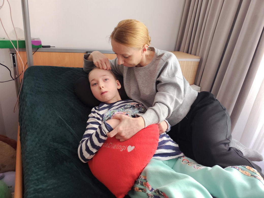 Jej serduszko nagle się zatrzymało. 10-letnia Inga jest uwięziona we własnym ciele. "Wiemy, że ona wszystko słyszy"