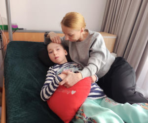 Jej serduszko nagle się zatrzymało. 10-letnia Inga jest uwięziona we własnym ciele. Wiemy, że ona wszystko słyszy