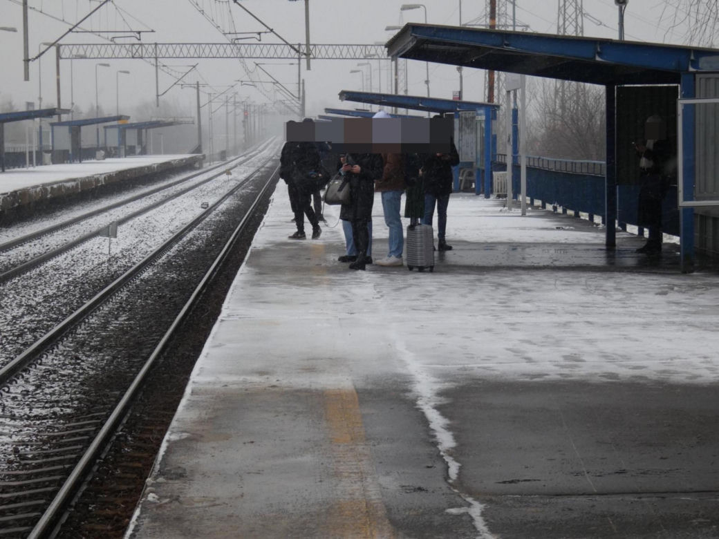 Potężne utrudnienia na kolei. Wiele pociągów opóźnionych. Na torach doszło do koszmarnego wypadku