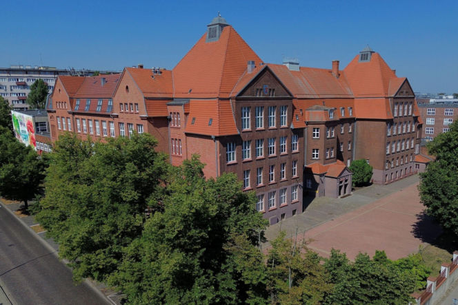 3.	XIII Liceum Ogólnokształcące w Szczecinie