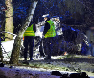 Uciekał seatem przed policją. Gonili go przez dwa powiaty. Zginął na drzewie