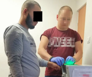 108 tysięcy złotych w aucie oszustów na wnuczka