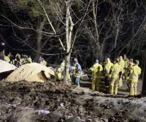 Wkra powyżej poziomu alarmowego. Na miejsce ruszyli strażacy