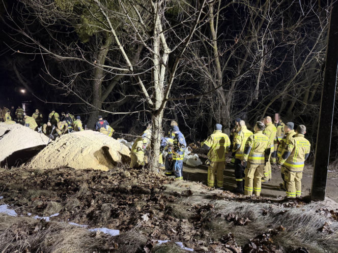Wkra powyżej poziomu alarmowego. Na miejsce ruszyli strażacy
