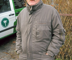 Autobus wbił się w dom