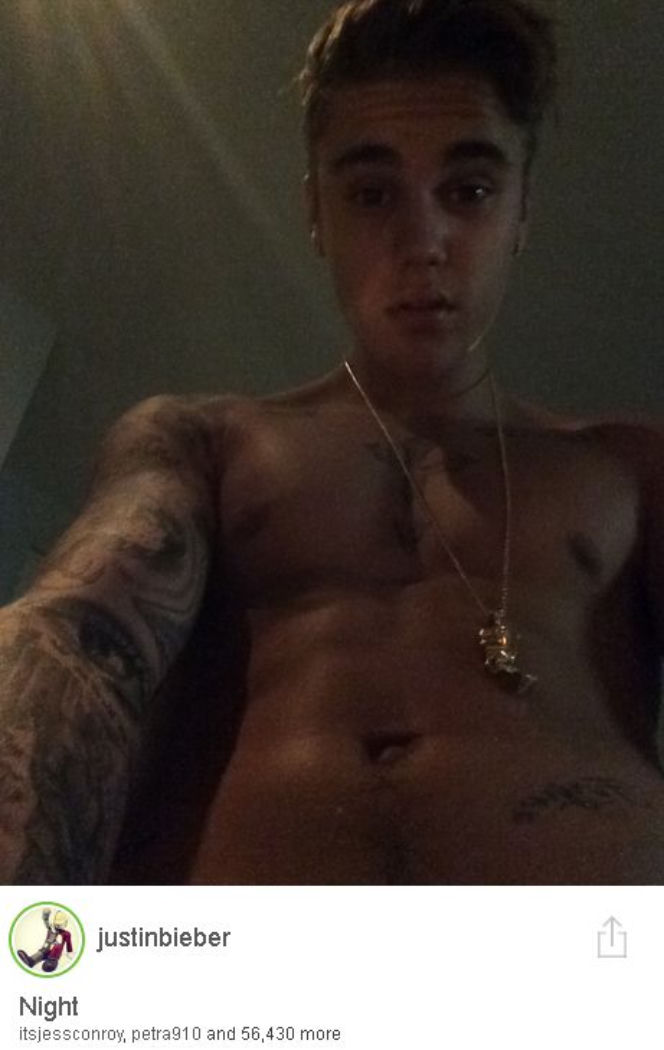 Justin Bieber NAGO! Tak promuje swój... interes [ZDJĘCIA]