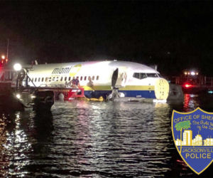 Boeing 737 wylądował na rzece
