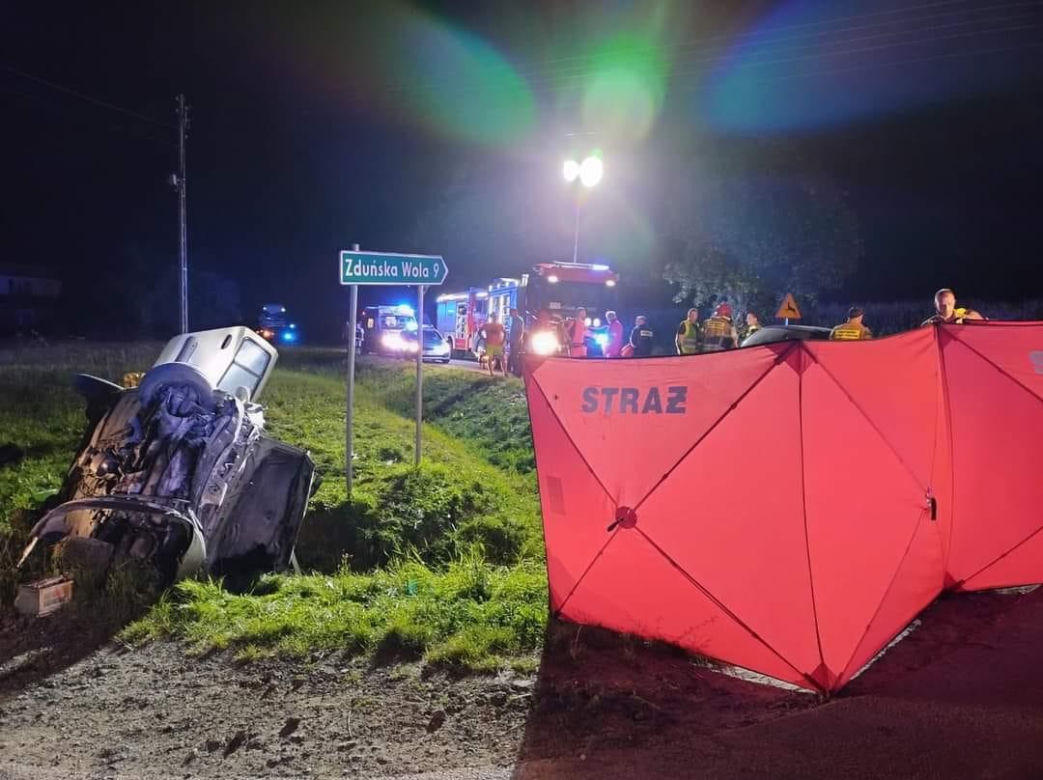 Pstrokonie. W wypadku samochodowym zginęły dwie osoby a siedem innych zostało poszkodowanych