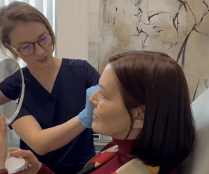 Ilona Felicjańska wycina sobie powieki