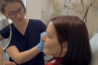 Ilona Felicjańska wycina sobie powieki