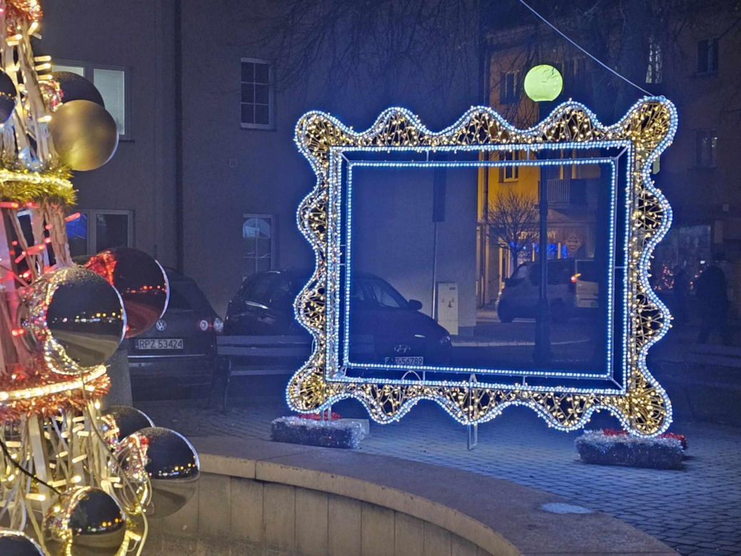 Podkarpackie miasta stroją się na święta. napiszcie prosze jak będzie gotowe