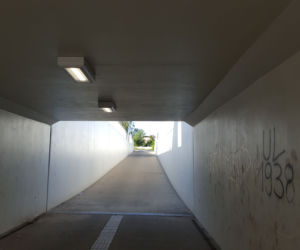 Do tunelu pod torami koło Okrężnej po twardym