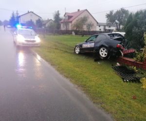 Był tak spragniony, że „setkę” i trzy piwa wypił pod sklepem. SKOŃCZYŁ NA PŁOCIE!