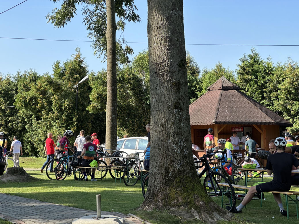 Sportowa rywalizacja i wspólne pomaganie. Za nami 8. edycja Tour de Cracovia Amatorów! 