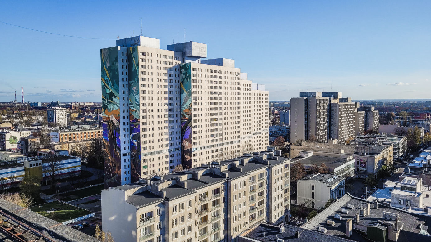 Opuszczony biurowiec "Centralu" odkrywa swoje tajemnice 