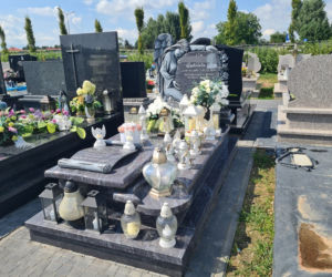 Grób 15-letniej  Gabrysi z Jarosławia. Na jej operację zbierała cała Polska [ZDJĘCIA]