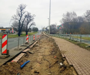 Ulica rozkopana, drzewa wycięte, kierowcy narzekają. Co z nowym dojazdem do sklepu IKEA w Szczecinie?