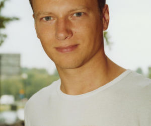 Tak Maciej Stuhr zmieniał się przez lata. Dziś trudno w nim rozpoznać chłopaka z Fuksa