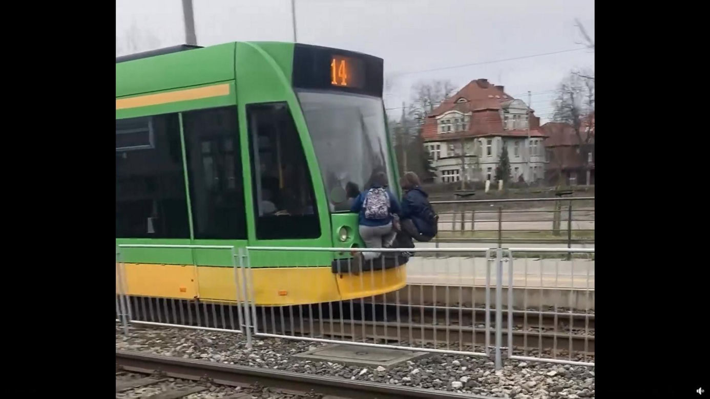 Nastolatki w Poznaniu igrają ze śmiercią