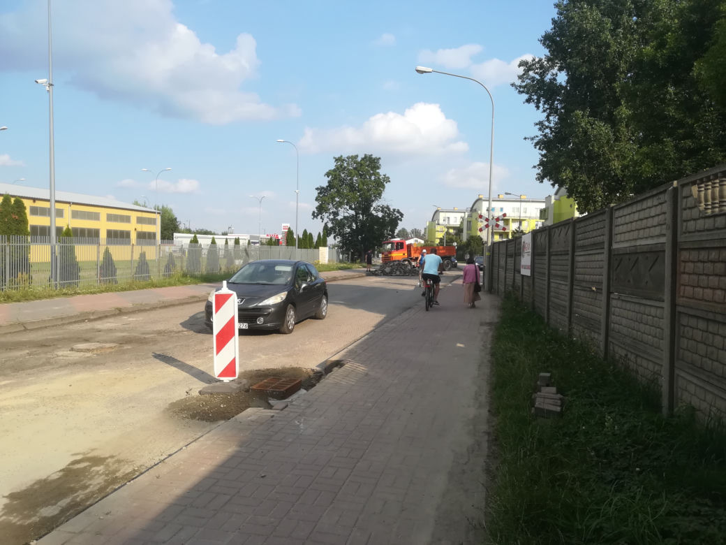 Zobacz, jak przebiega remont drugiego odcinka ul. Składowej w Siedlcach. Czy kierowcy stosują się do oznakowania?