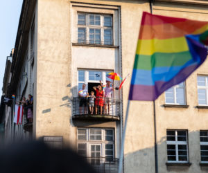 Marsz Równości w Krakowie - tłumy na wydarzeniu pod hasłem Zaczerpnąć tchu.