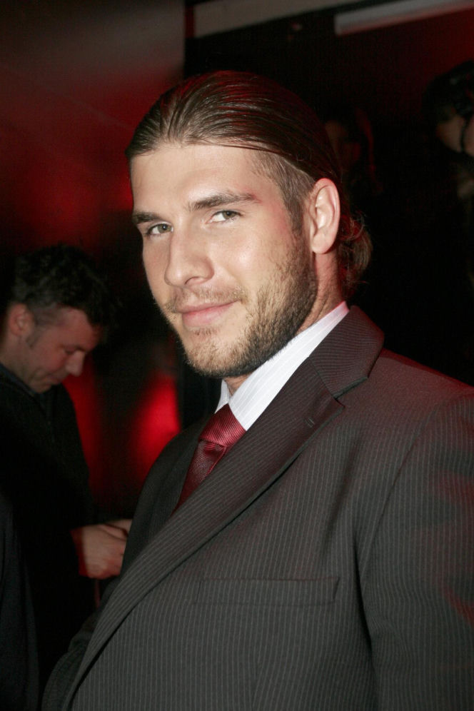 Piotr Adamski zasłynął jako "polski hydraulik". Dziś jest modelem plus size!