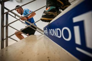 38 pięter do pokonia, a to wszystko w szczytnym celu. Wbiegną na warszawski wieżowiec, żeby pomóc dzieciom z Kraśnika