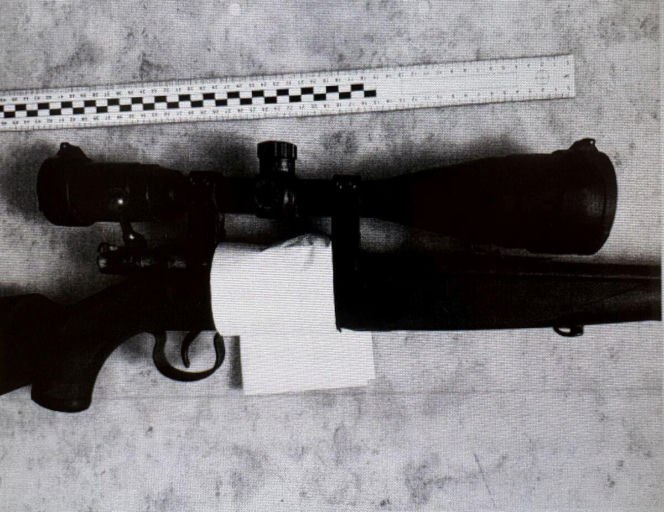 Broń zabezpieczona w wyniku kontroli drogowej w Tarnowie