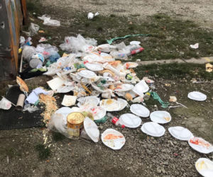 Śmieci na targowisku Świebodzki