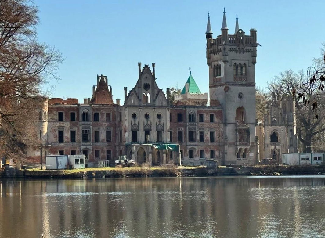 Pałac w Kopicach jest przywracany do świetności