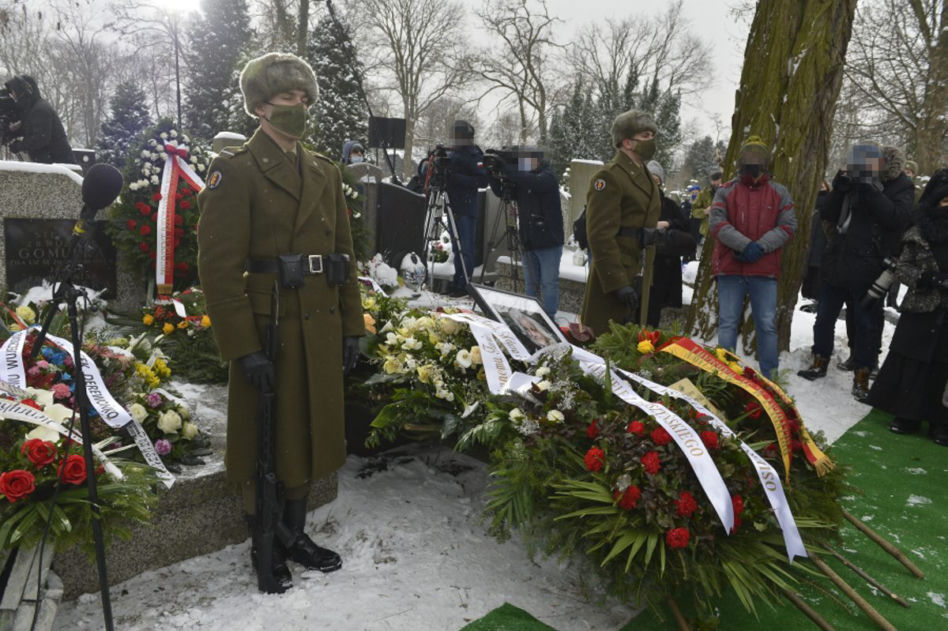 Papcio Chmiel został pochowany na Cmentarzu Bródnowskim