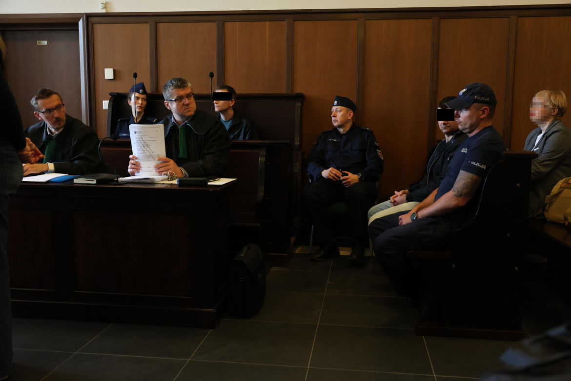 „Czekałem, aż umrze”. Cztery ciała przy Grzybowskiej w Warszawie. Świadkowie znikają przed rozprawą