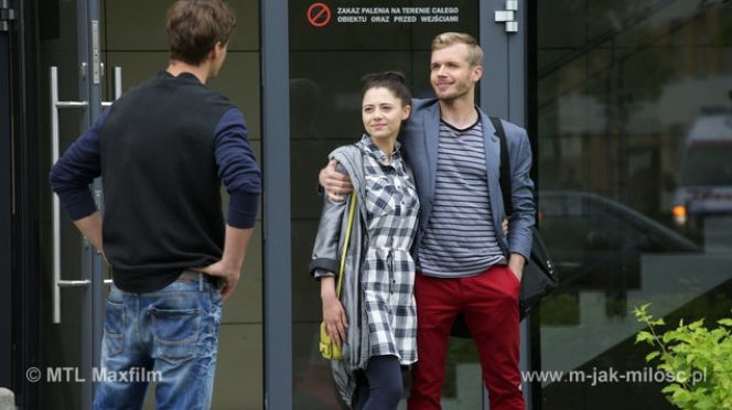 M jak miłość odcinek 1168. Iza (Adriana Kalska), Marcin (Mikołaj Roznerski), Artur (Tomasz Ciachorowski)