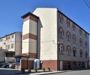 To miasto ma jeden z najpiękniejszych ratuszy w Małopolsce. Leży blisko najcieplejszego miejsca w województwie