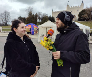 ESKA Lublin rozdawała żonkile na wiosnę