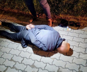 Szli na ustawkę z kominiarkami i gazem pieprzowym. Policja pokrzyżowała ich plany!