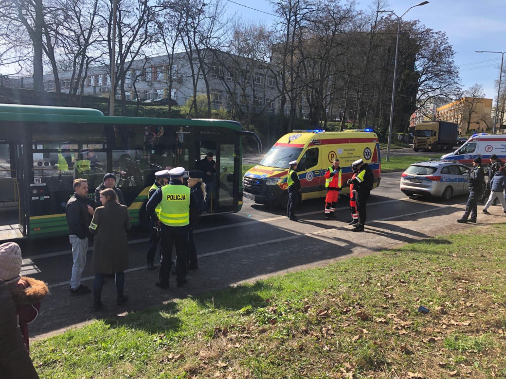 Straszny wypadek autobusów w Szczecinie. Kilkunastu poszkodowanych, w tym 7 dzieci