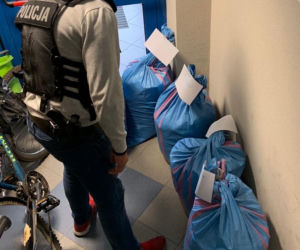 Zapewniał policjantów, że przewozi ziemniaki. Prawda była jednak zupełnie inna! [ZDJĘCIA] 