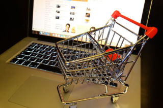 Allegro, OLX, Amazon czy AliExpress? Zobacz, gdzie i jak robimy zakupy