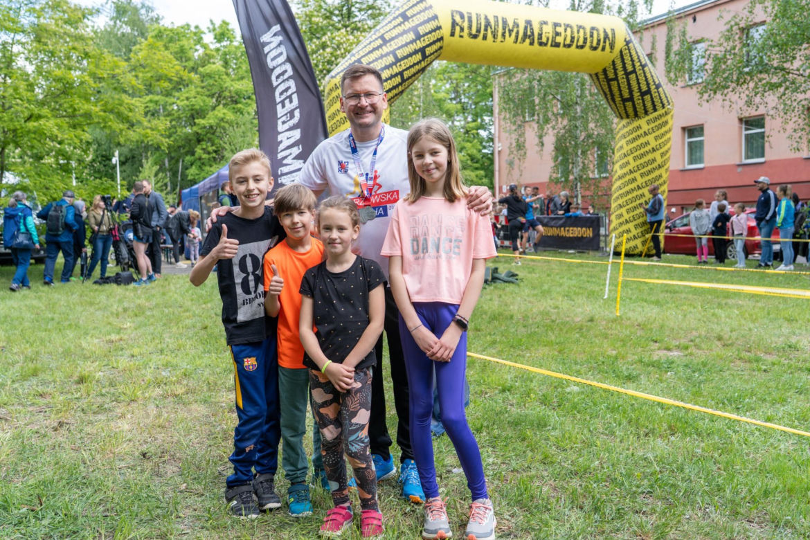 Runmageddon Kids rozgrzał Chorzów. 330 młodych zawodników pokonywało przeszkody
