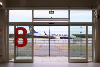 Lotnisko w namiocie. W Modlinie otwarto nowy terminal