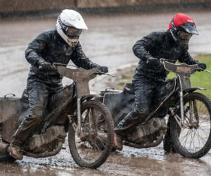 Żużlowa Grand Prix we Wrocławiu. Opady deszczu przerywają zawody