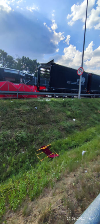 Tragiczny wypadek w Ząbkach. Autobus miejski zderzył się z ciężarówką