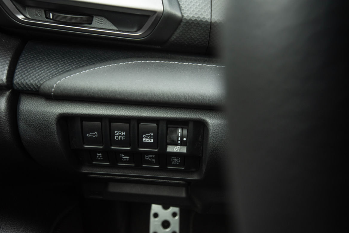 Subaru Forester e-BOXER vs Honda CR-V Hybrid