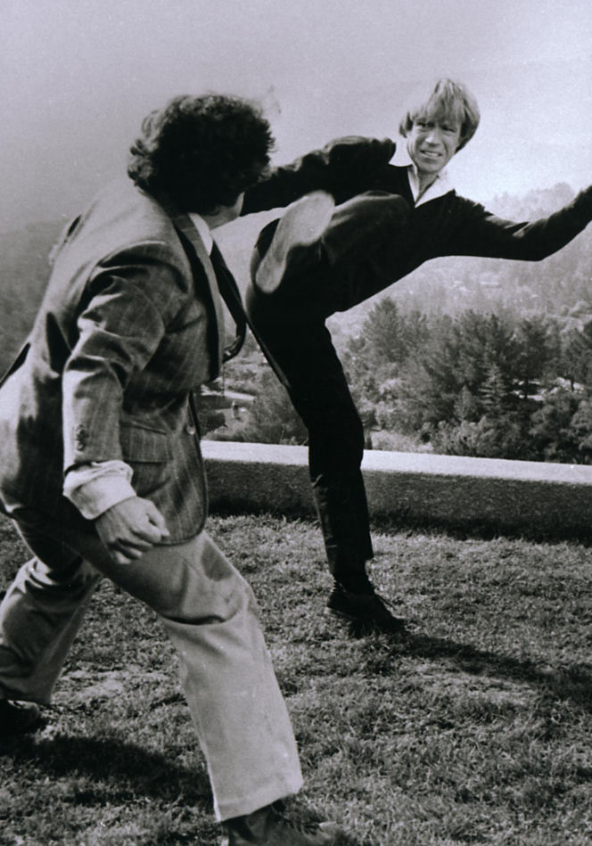 Chuck Norris nie żyje. Tak wyglądał w młodości