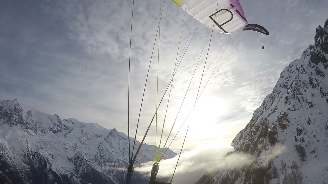 Polacy szykują się do lotu paralotnią z Mont Blanc
