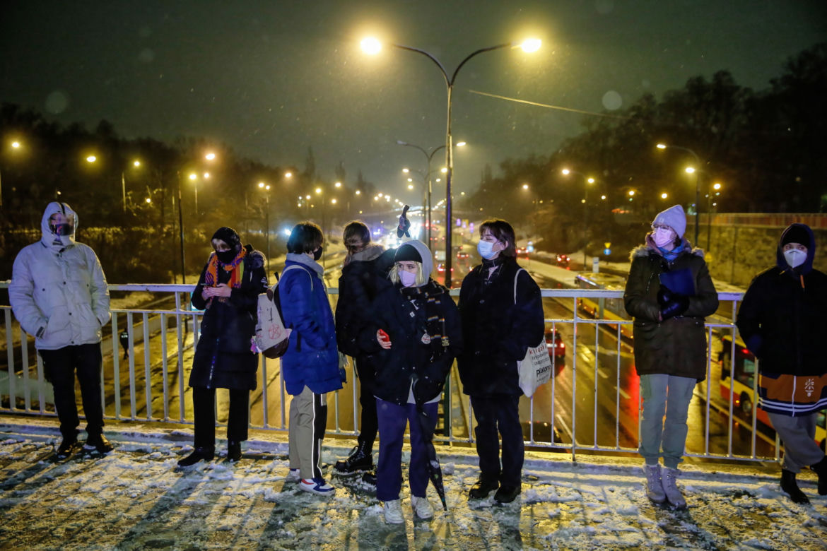 Ogólnopolski Strajk Kobiet 28.01.2021: Transparenty, rozlana farba przez TK