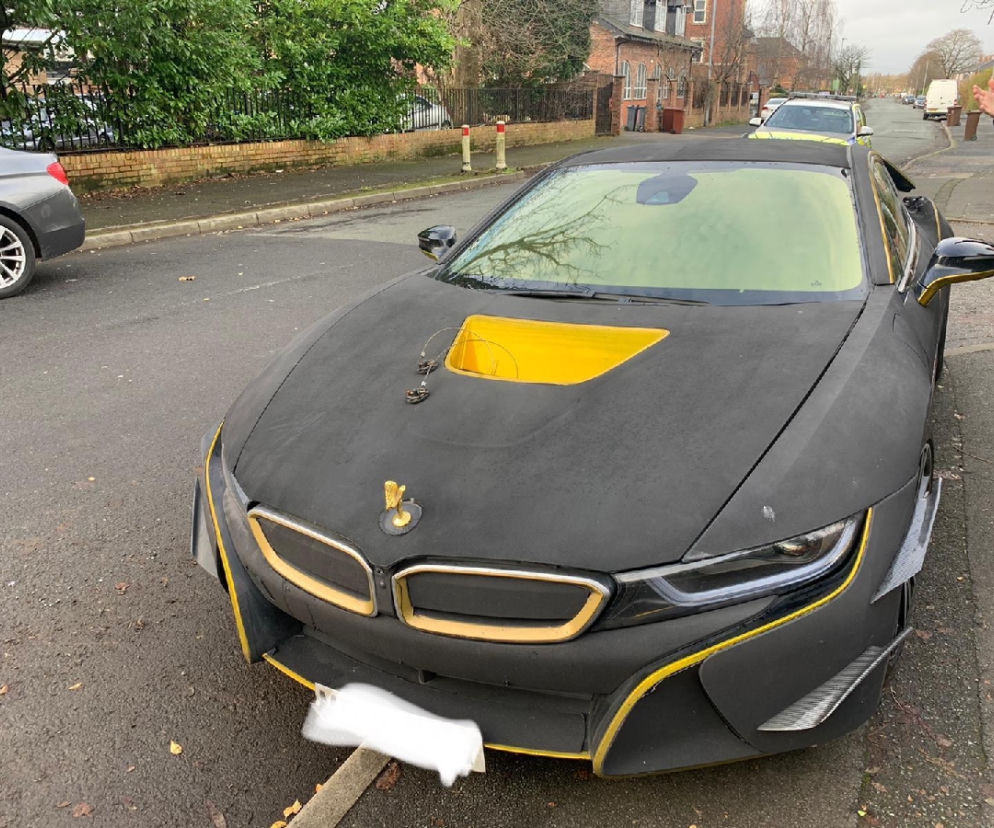 BMW i8 pokryte welurem